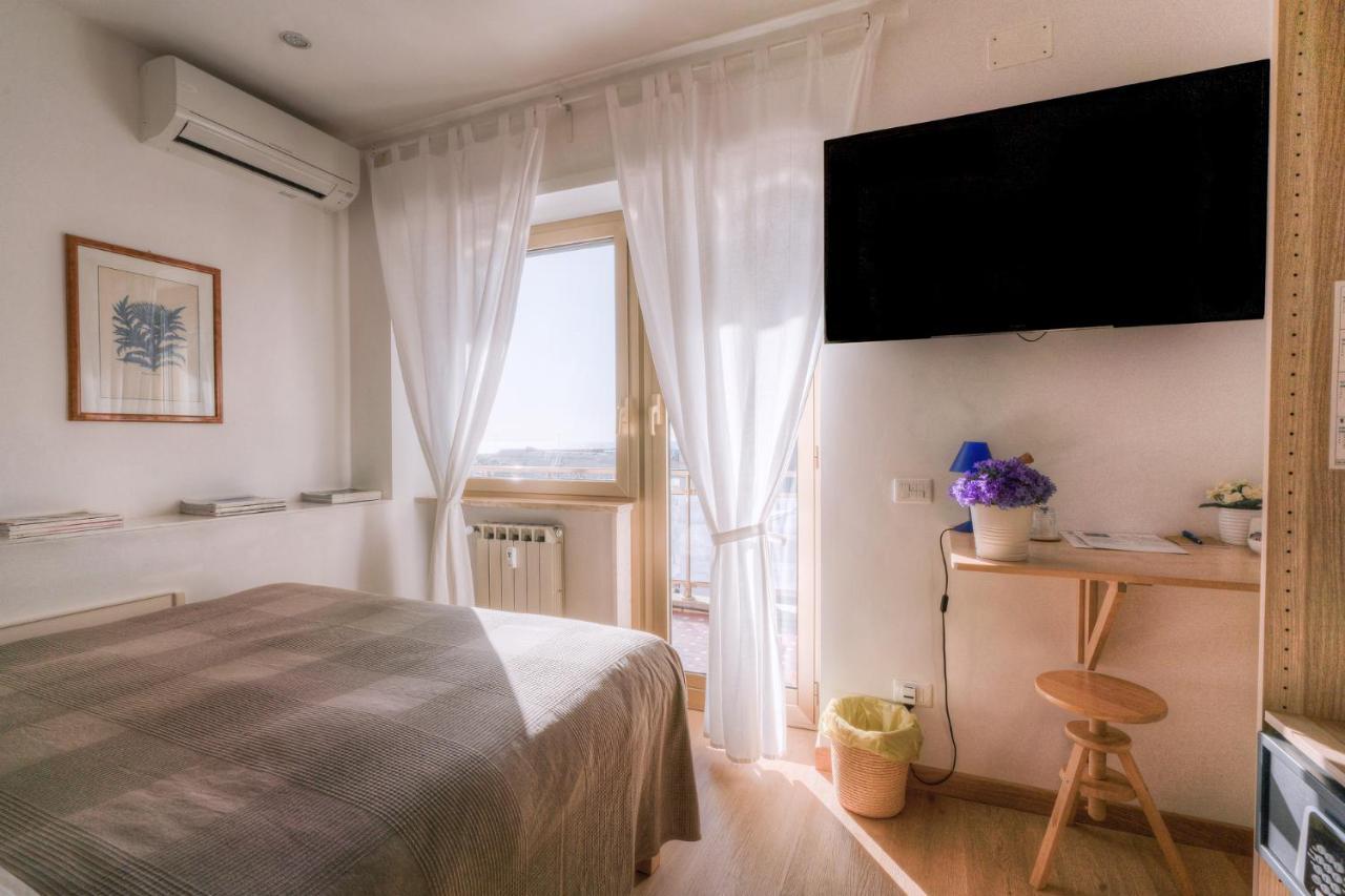 La Casa Sul Mare Bed & Breakfast Civitavecchia Dış mekan fotoğraf